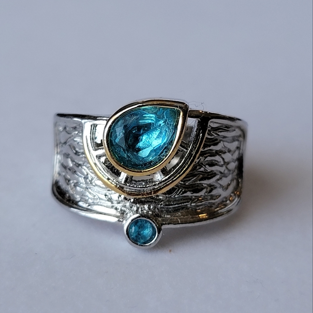 Aquamarine Simulated Stone Two Tone Silver and Gold Fashion Ring Size 6 ¾ Chunky